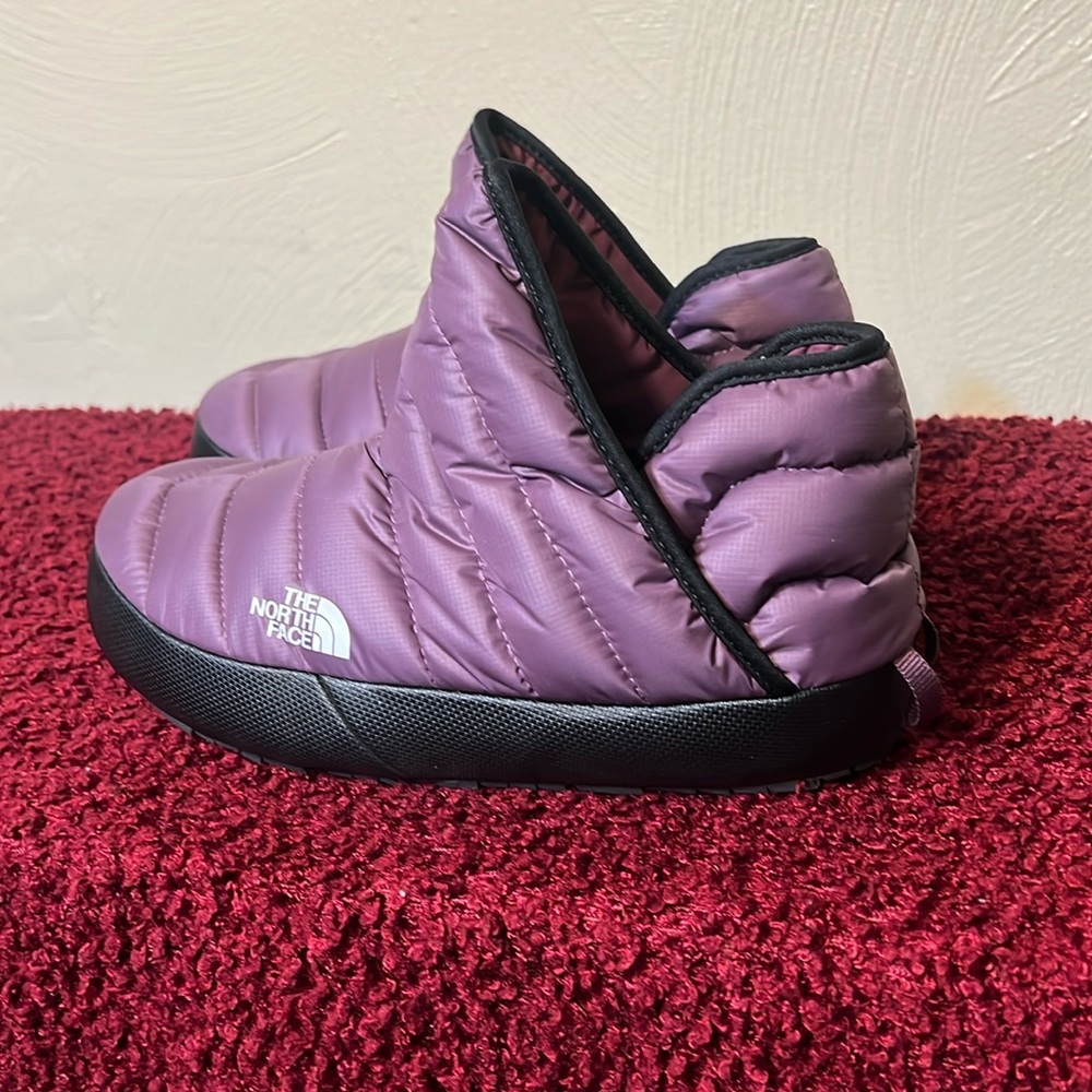 The North Face Thermoball Traction bootie size 7 NWOT